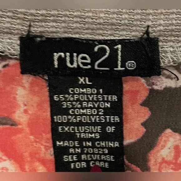 Rue 21 high low top - Picture 3 of 3